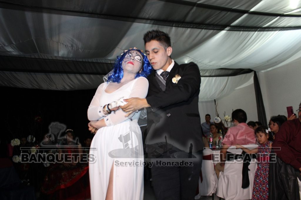 0013 BANQUEETES-FIESTA TEMATICA